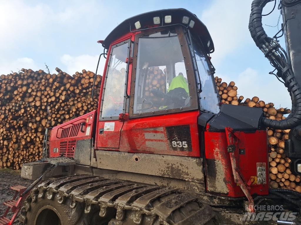 Komatsu 835 Lassbærere