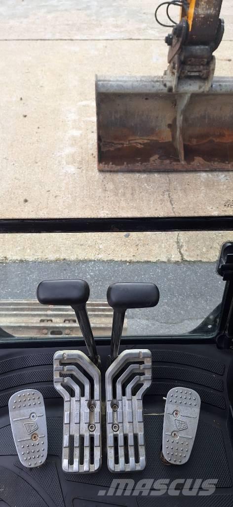 JCB JS 131 LC Beltegraver