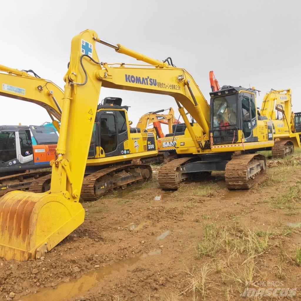 Komatsu PC200-8 Beltegraver