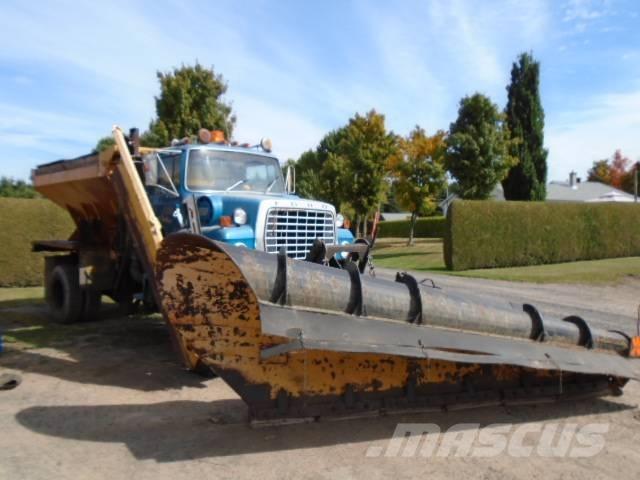 Ford LTL 9000 Snøploger- og skjær