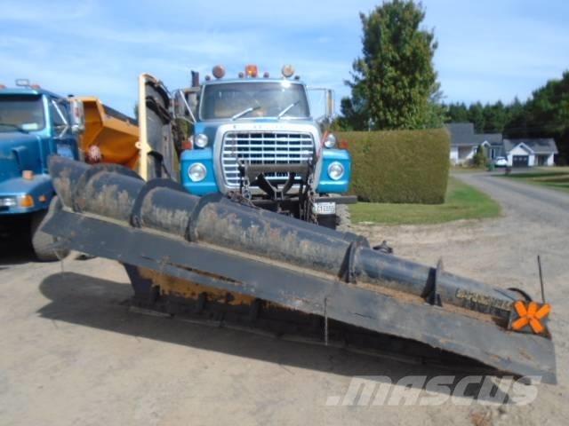 Ford LTL 9000 Snøploger- og skjær