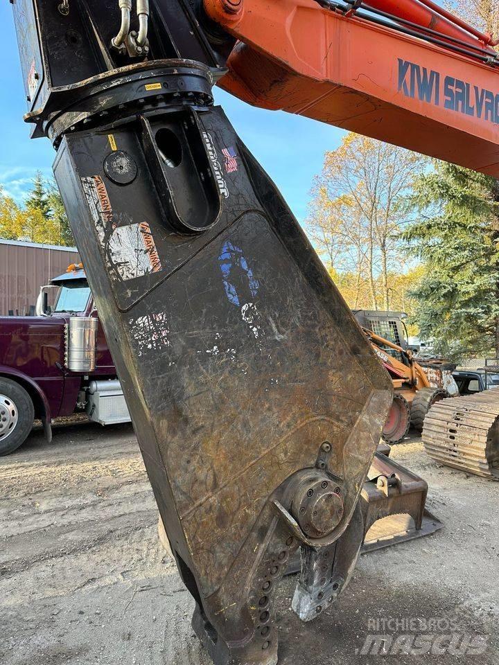 Hitachi EX 200 Gravemaskiner for riving