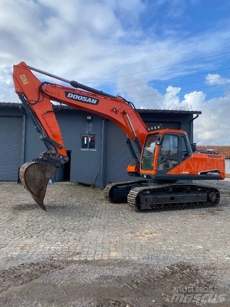 Doosan DX 220 NLC Beltegraver