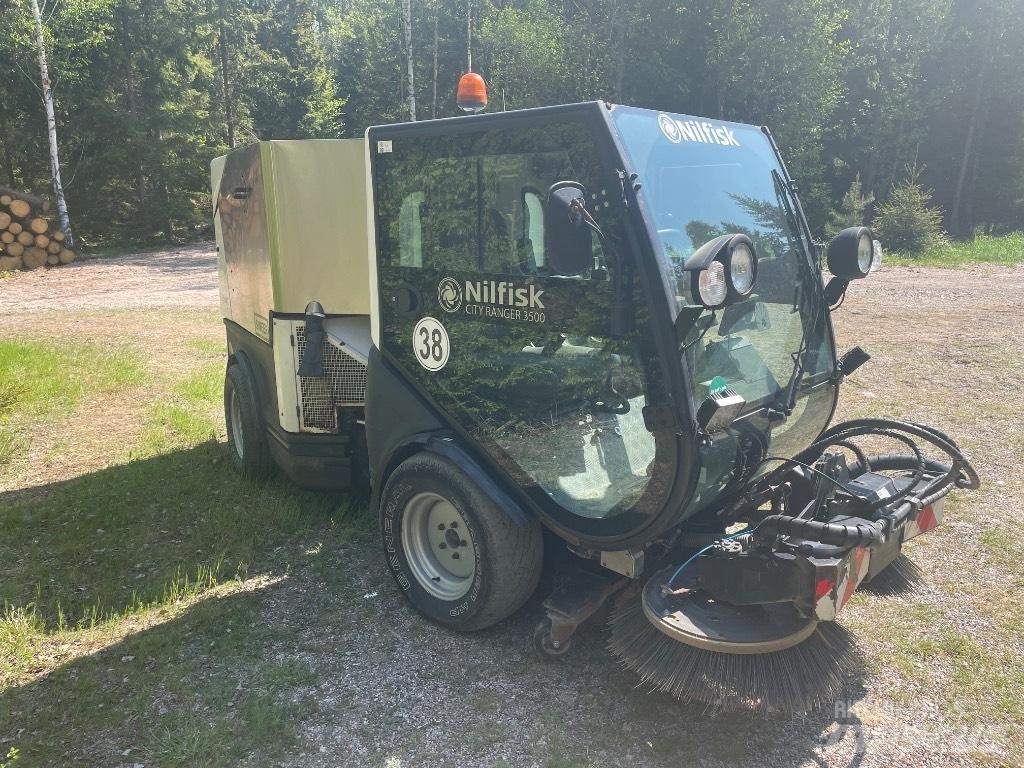 Nilfisk CR3500 Feiemaskiner