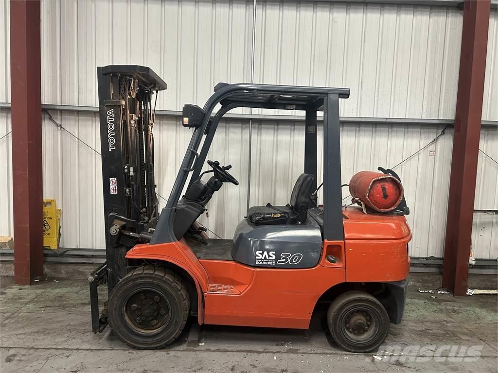 Toyota 7FGF30 Propan trucker