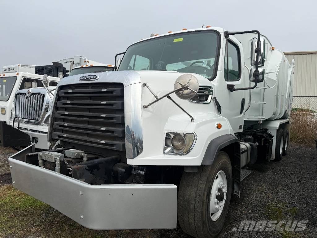 Freightliner 108SD Renovasjonsbil