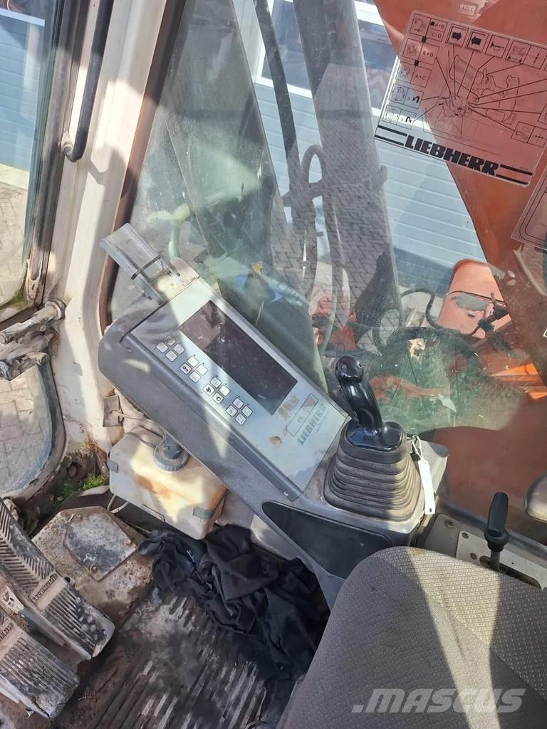 Liebherr R932 Beltegraver