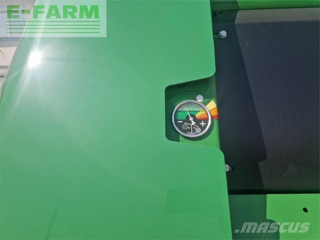 John Deere V451M Firkantpresser