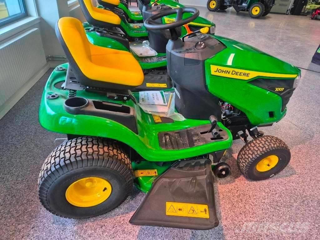 John Deere X 107 Sitteklippere