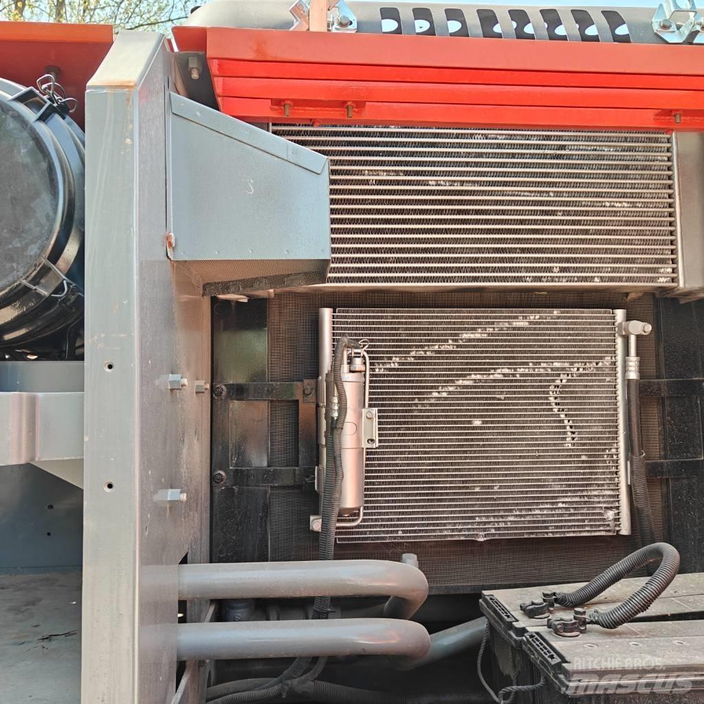 Hitachi ZX200 Beltegraver