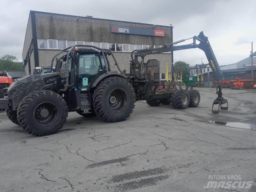 Valtra T 175 ED Traktor med skogsutstyr