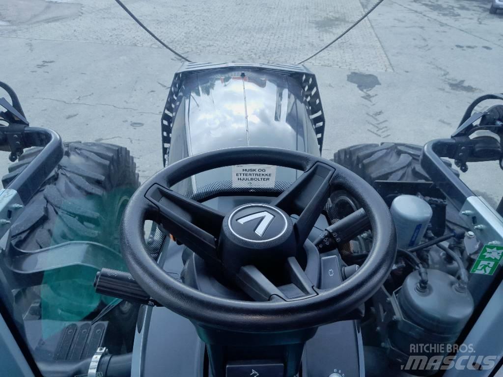 Valtra T 175 ED Traktor med skogsutstyr