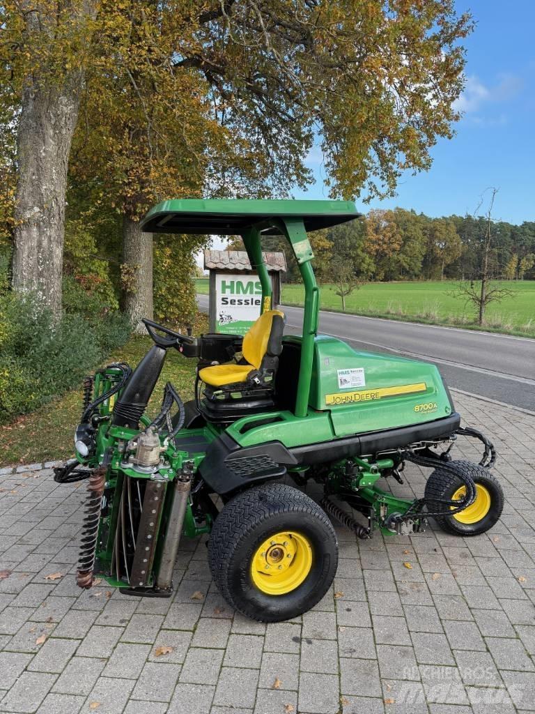 John Deere 8700 A Fairway klippere