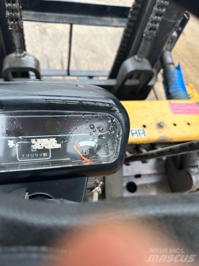 CAT DP 40 Diesel Trucker