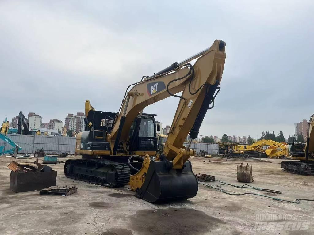CAT 325D Beltegraver