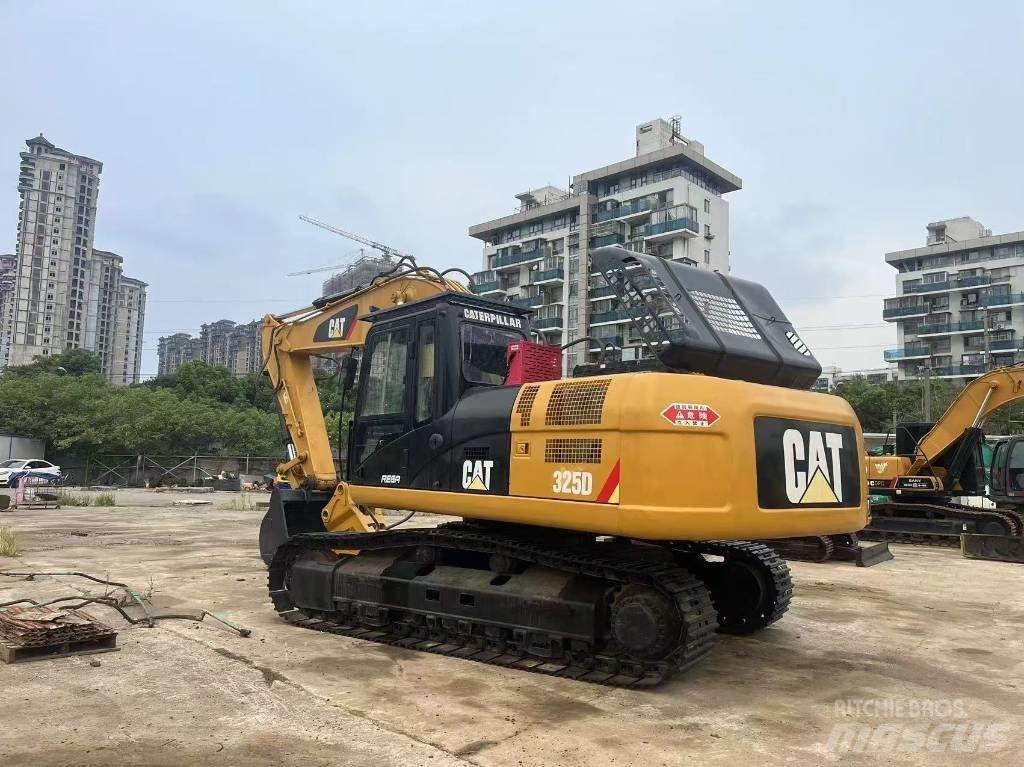 CAT 325D Beltegraver
