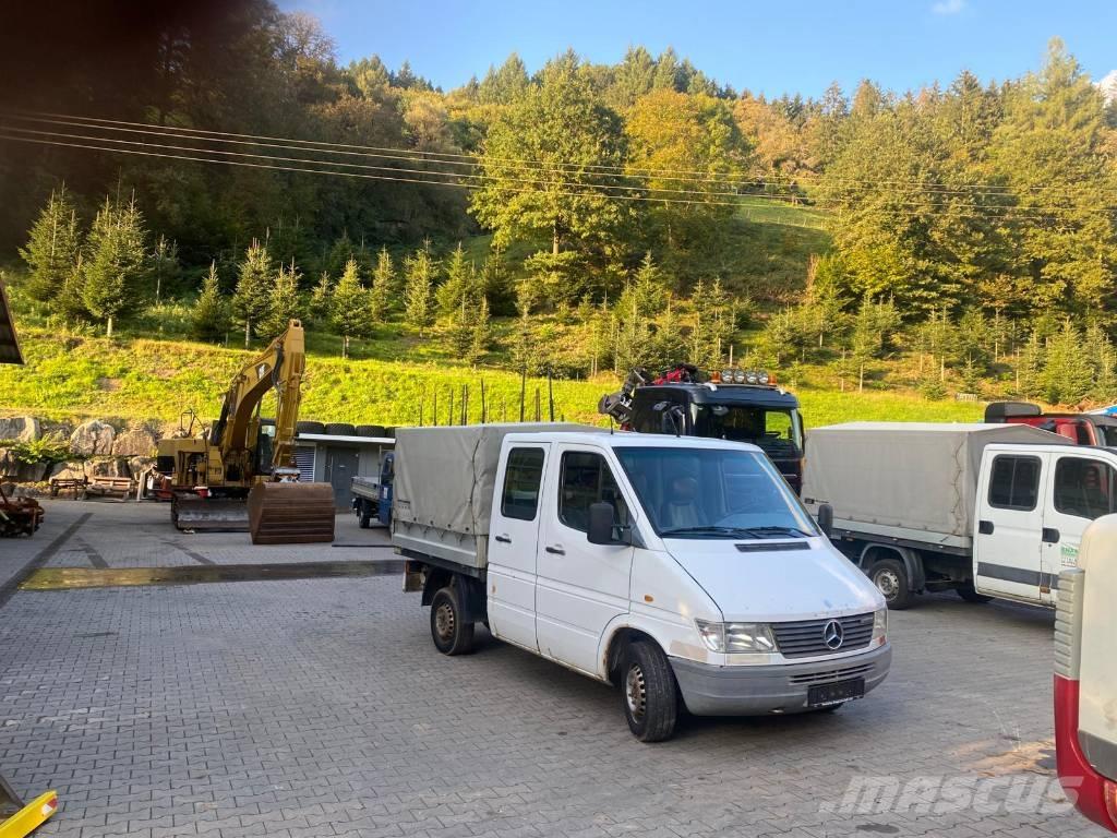 Mercedes-Benz 212 D Pickup/planbiler
