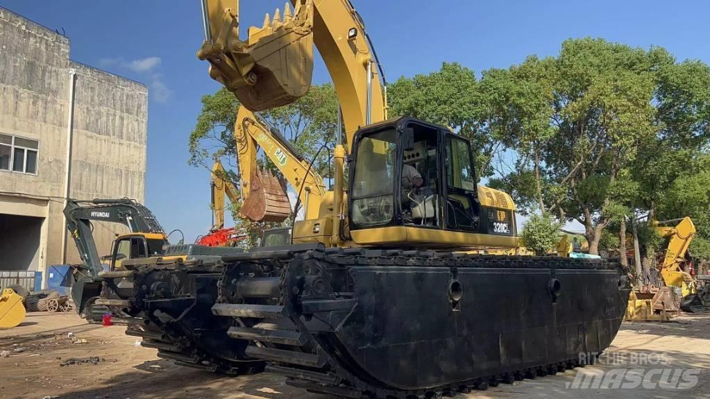 CAT 320 C Amfibiske Gravemaskiner