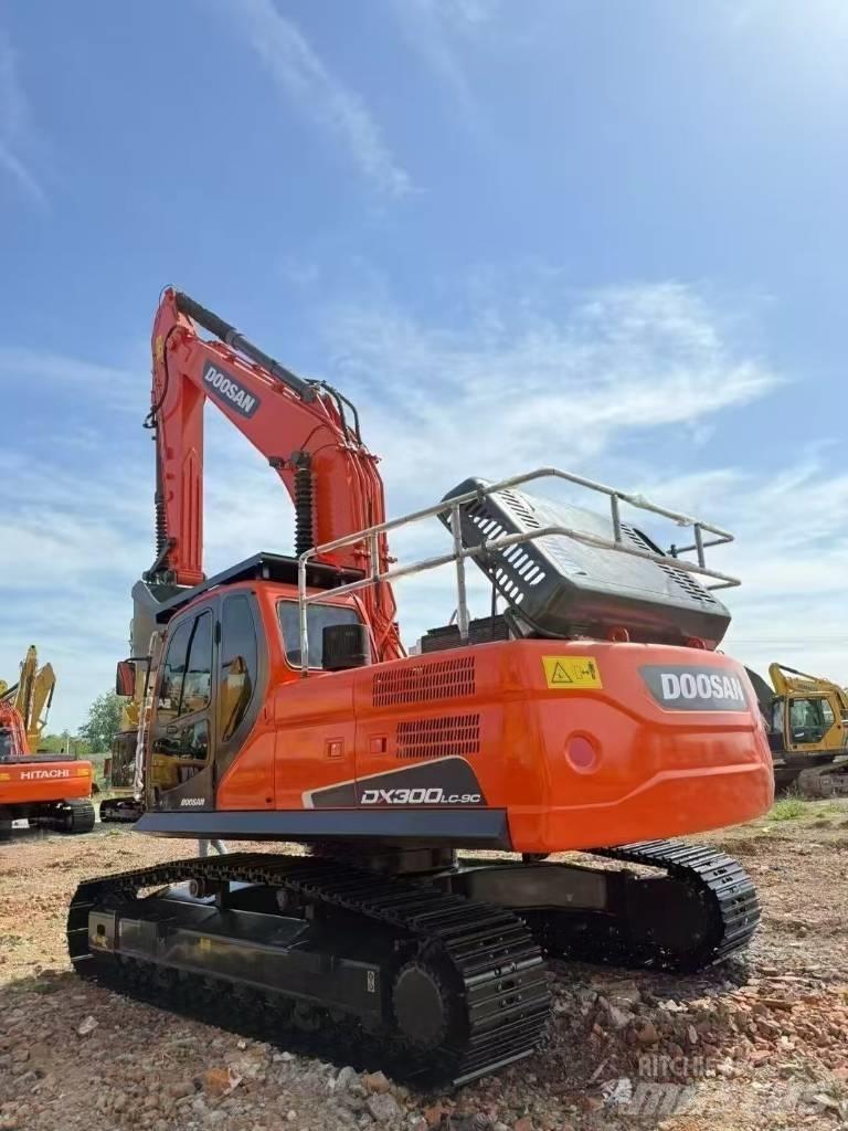 Doosan DX300LC-9C Beltegraver
