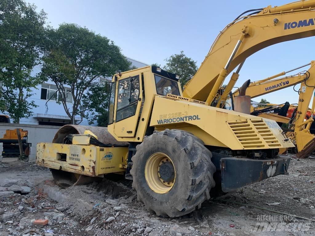 Bomag BW 225 D-3 Tandem Valser