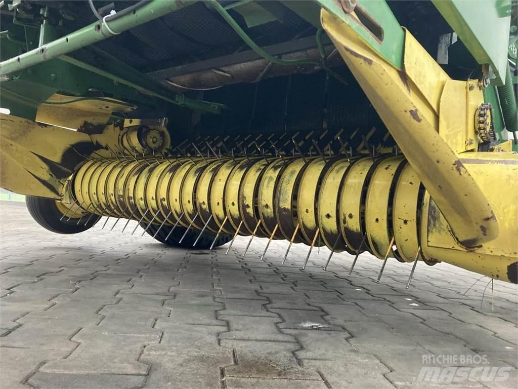 John Deere 550 Rundballepresser