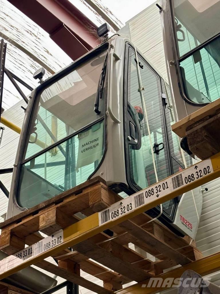 Takeuchi TB 225 Minigravere <7t