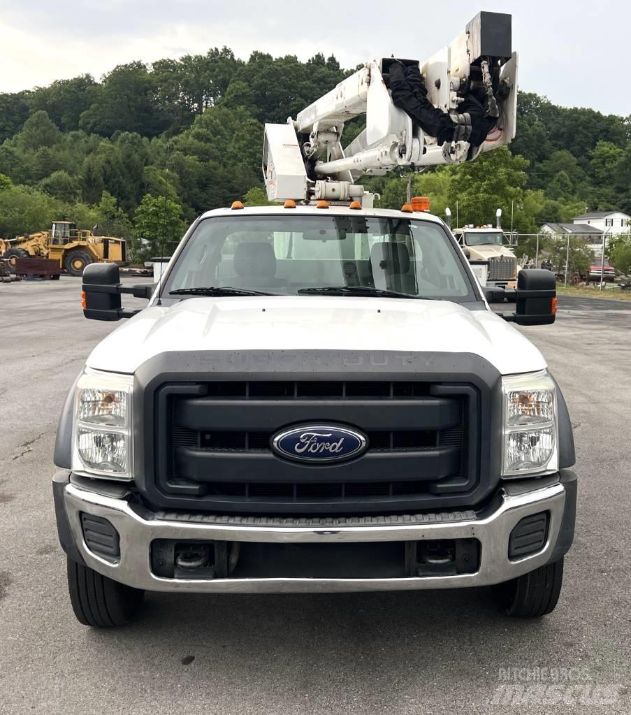 Ford F 550 Bilmontert lift