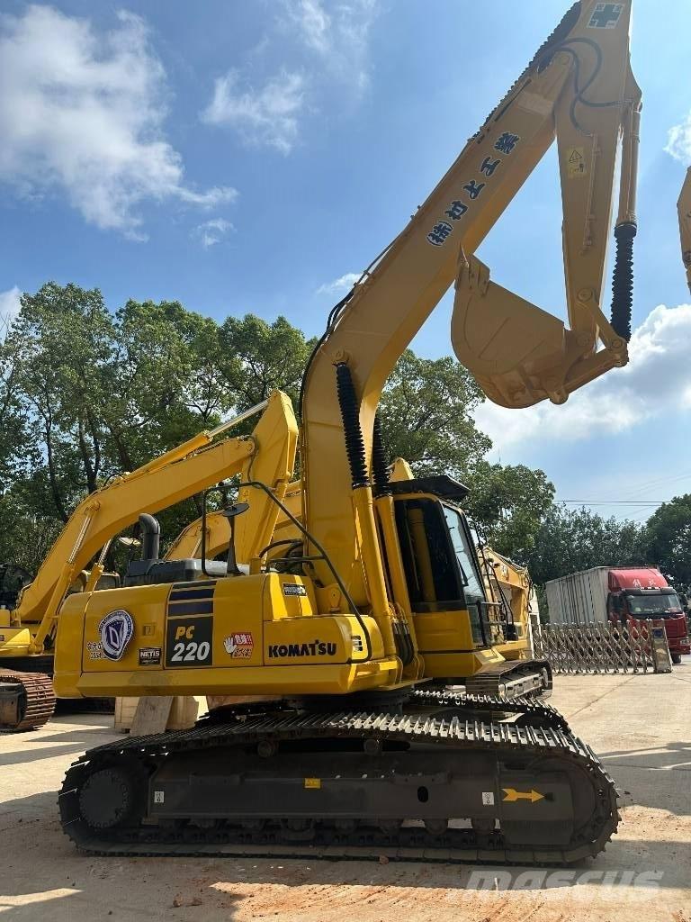 Komatsu PC 220-8 Beltegraver