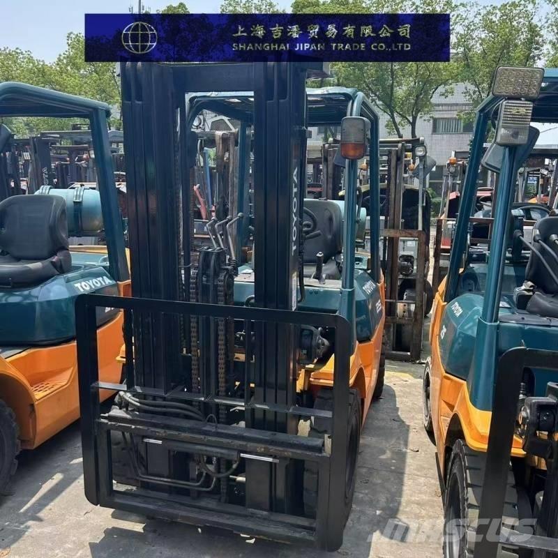 Toyota 7 FGU 25 Diesel Trucker