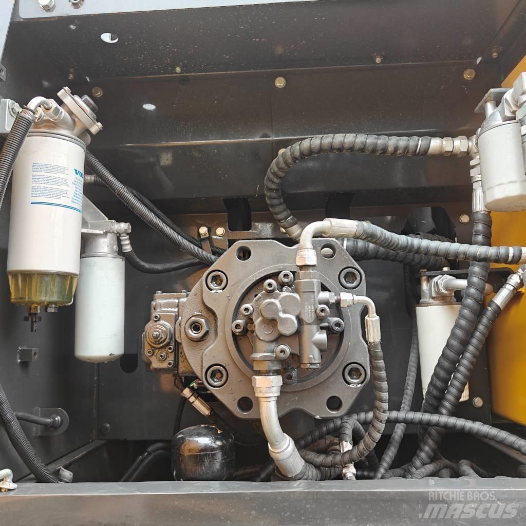 Volvo 290D Beltegraver