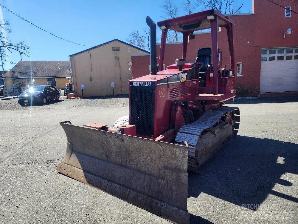 CAT D 3 C III Dozere Beltegående