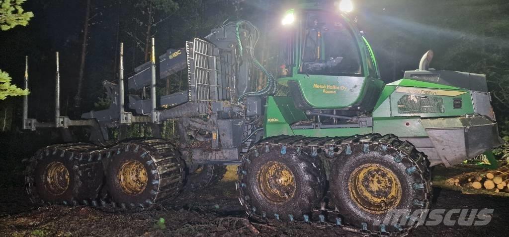 John Deere 1010G Lassbærere