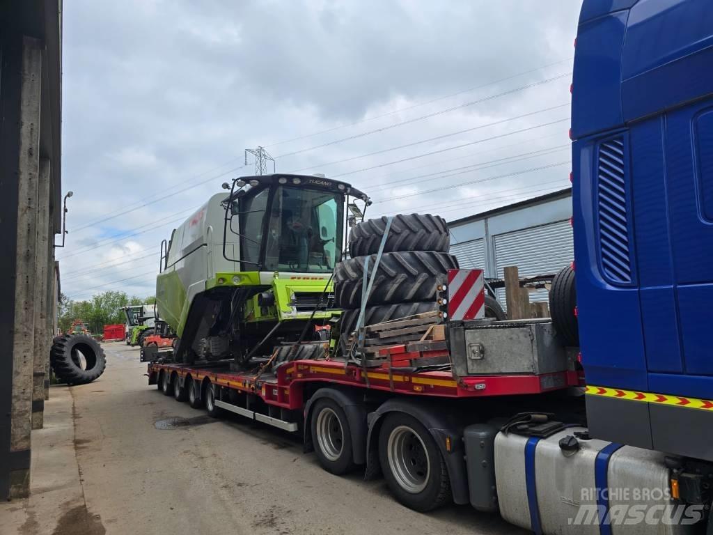 CLAAS Tucano 440 Skurtreskere