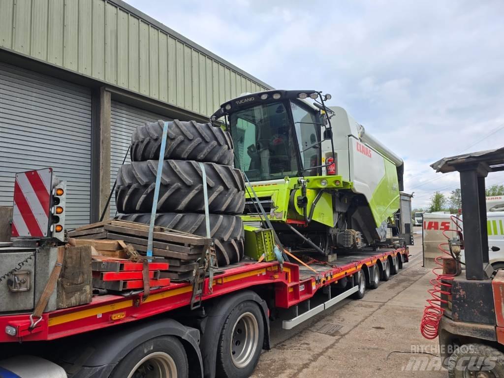 CLAAS Tucano 440 Skurtreskere