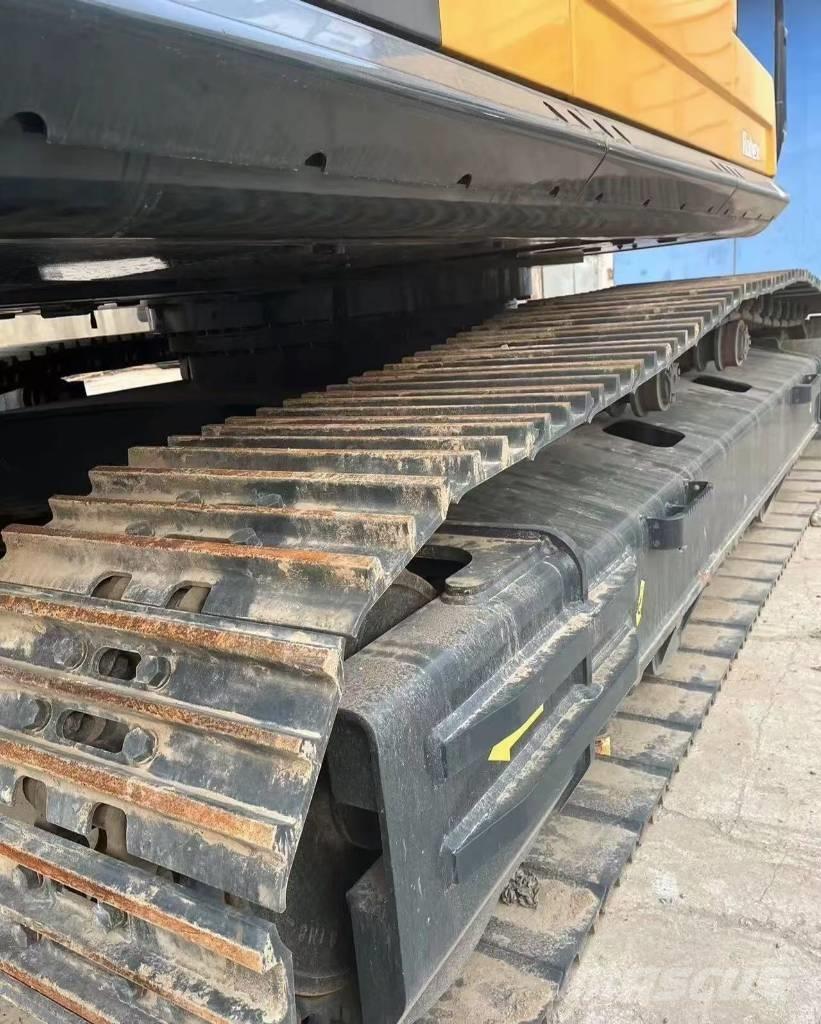 Hyundai 305LC Beltegraver