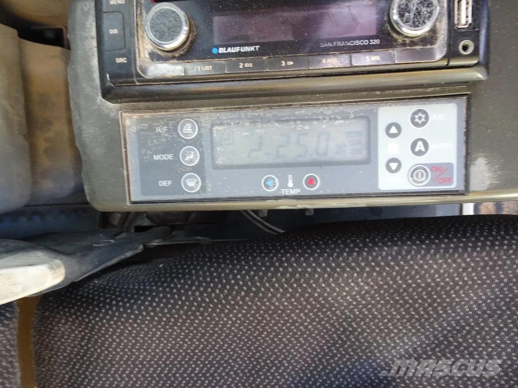 New Holland E235 Beltegraver