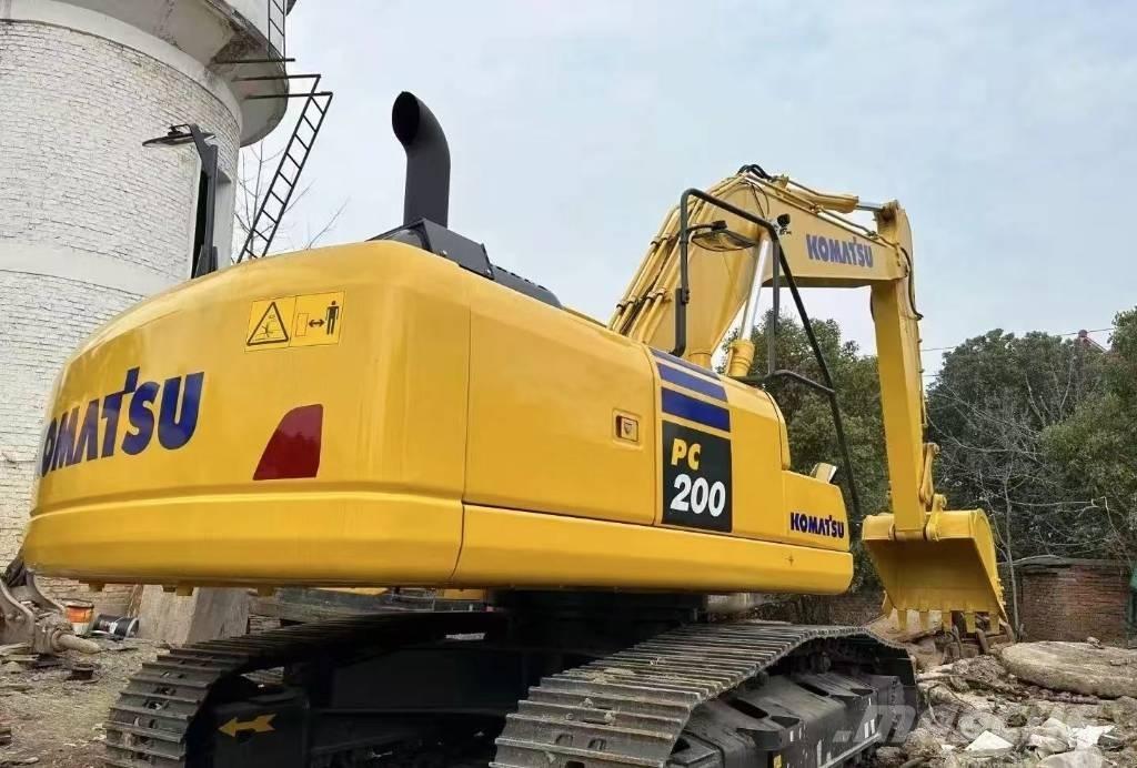Komatsu PC 200-8 Beltegraver