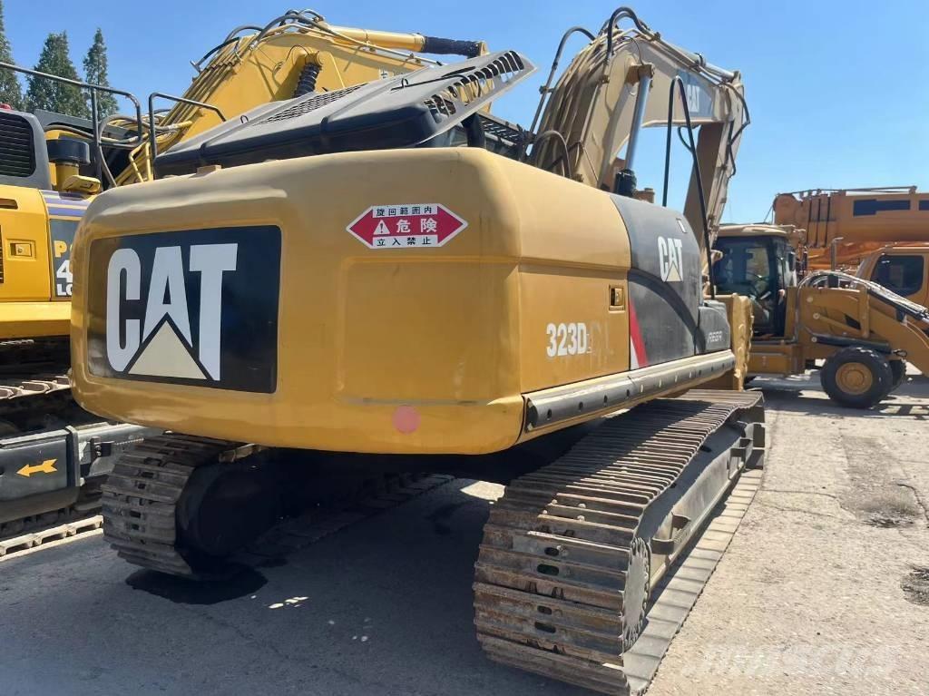 CAT 323 D L Beltegraver