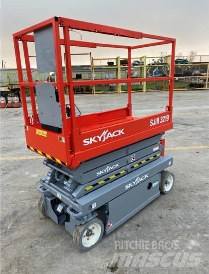 SkyJack SJ III 3219 Sakselifter