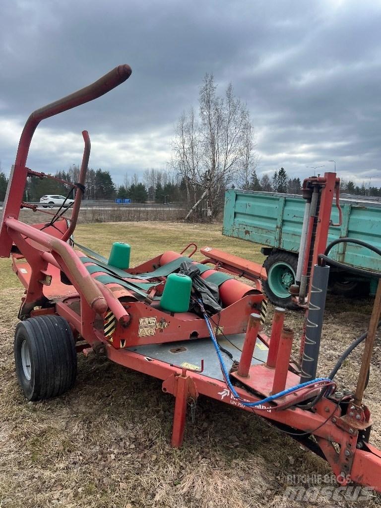 Kverneland UN 7517 Rundballepakker