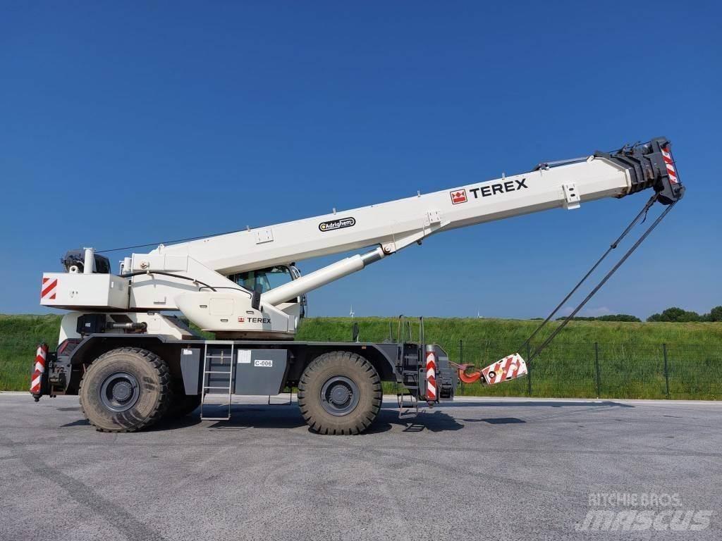 Terex RT90 Røff terreng kraner