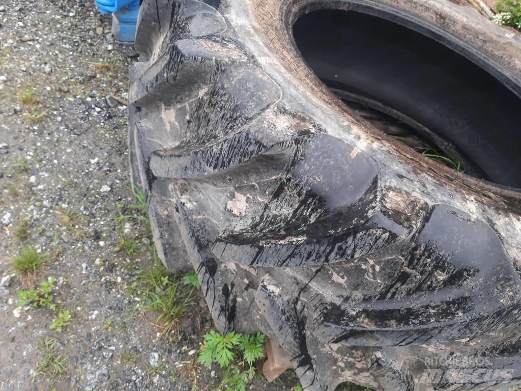 BKT 580/70R38 Dekk, hjul og felger