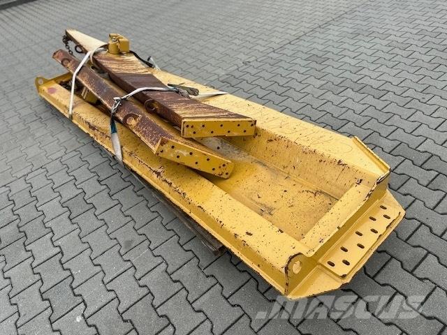 CAT 745 TAIL GATE Rammestyrte Dumpere