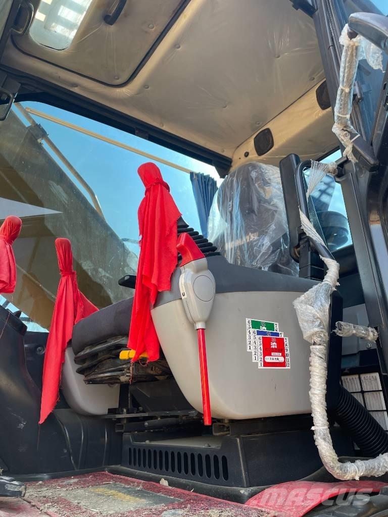 Komatsu PC 210-8 Beltegraver