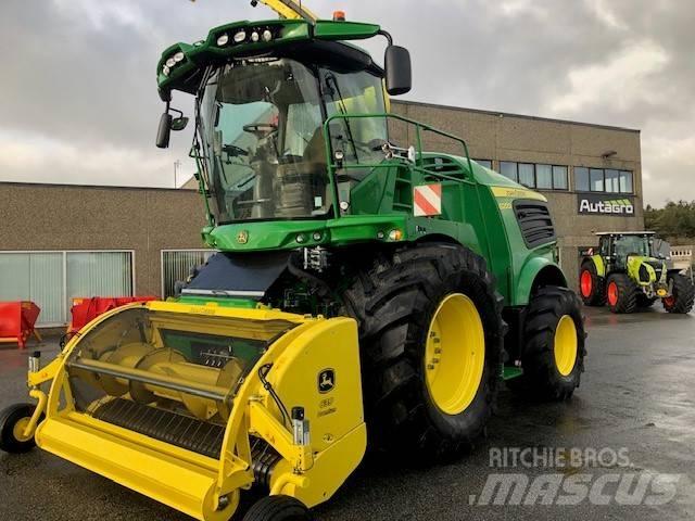 John Deere 8200 i Selvdrevne fôrhøstere