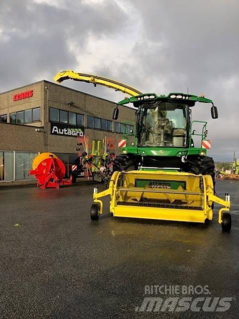 John Deere 8200 i Selvdrevne fôrhøstere