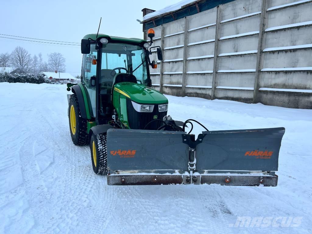 John Deere 4066 R Traktorer