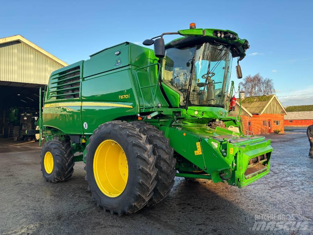 John Deere T670I 4WD Skurtreskere