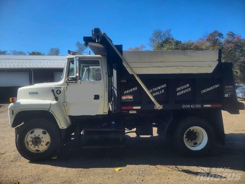 Ford L8000 Tippbil