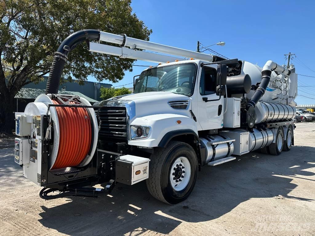 Freightliner 114 SD Slamsugere